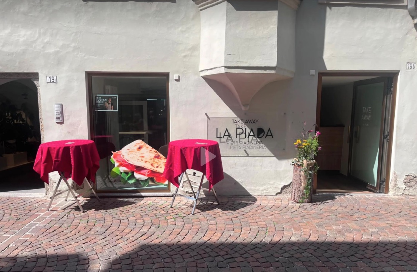 Eingang von LaPiada – Piet's Piadineria in der Altenmarktgasse in Brixen